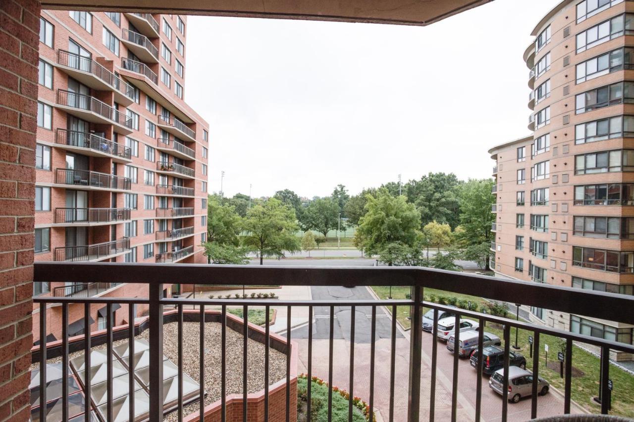 Modern & Charming Apt With Rooftop @Pentagon City Arlington Ngoại thất bức ảnh