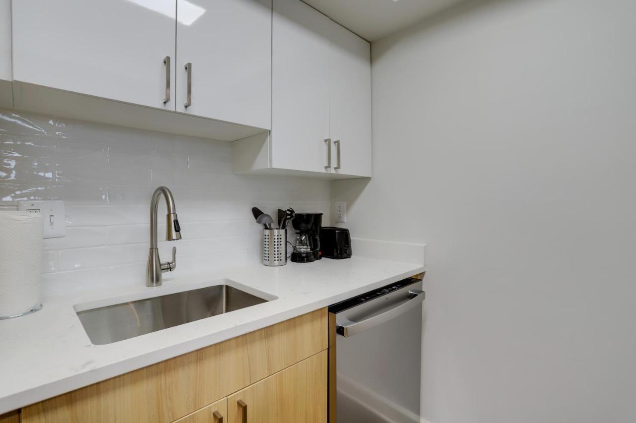 Modern & Charming Apt With Rooftop @Pentagon City Arlington Ngoại thất bức ảnh
