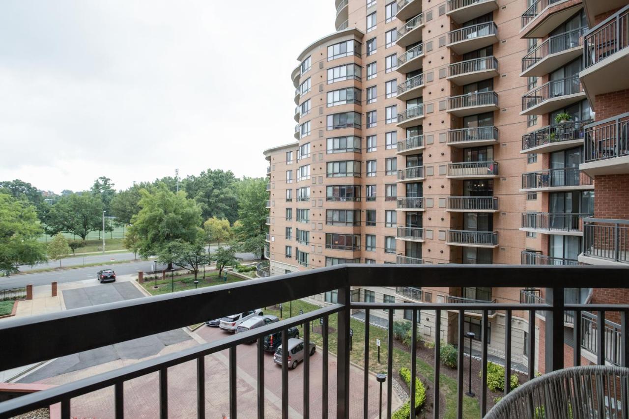Modern & Charming Apt With Rooftop @Pentagon City Arlington Ngoại thất bức ảnh