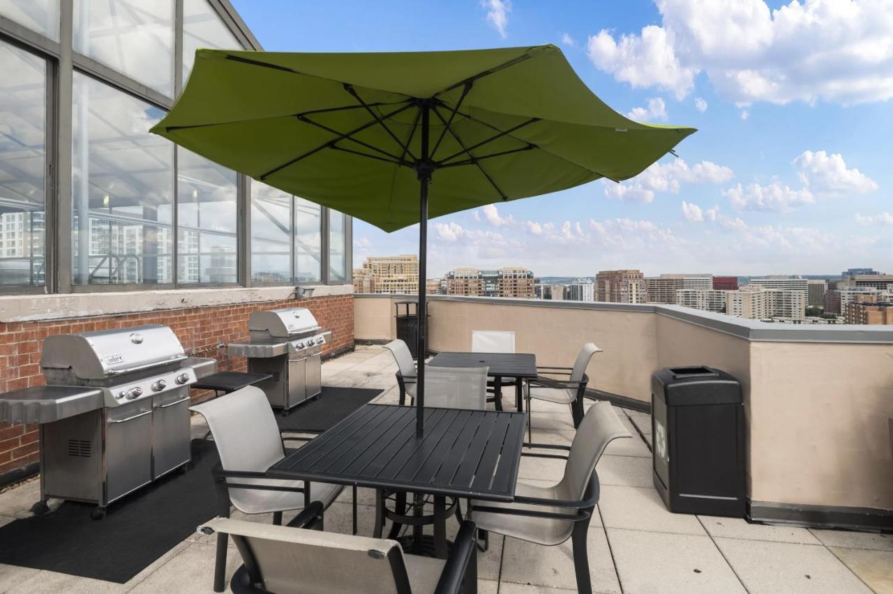 Modern & Charming Apt With Rooftop @Pentagon City Arlington Ngoại thất bức ảnh