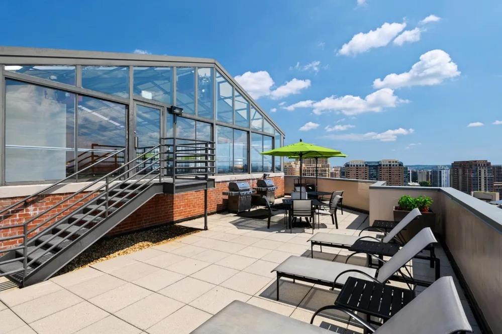 Modern & Charming Apt With Rooftop @Pentagon City Arlington Ngoại thất bức ảnh
