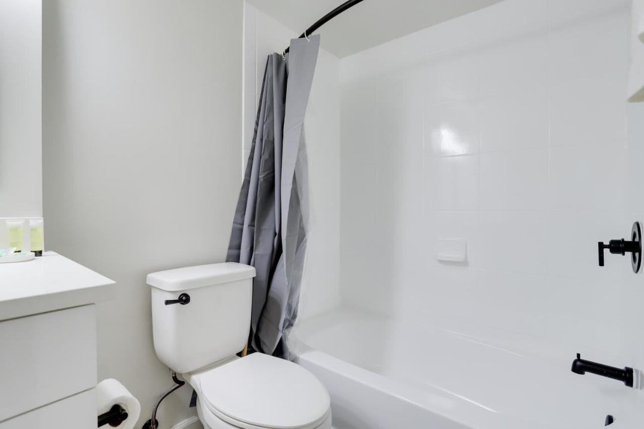 Modern & Charming Apt With Rooftop @Pentagon City Arlington Ngoại thất bức ảnh